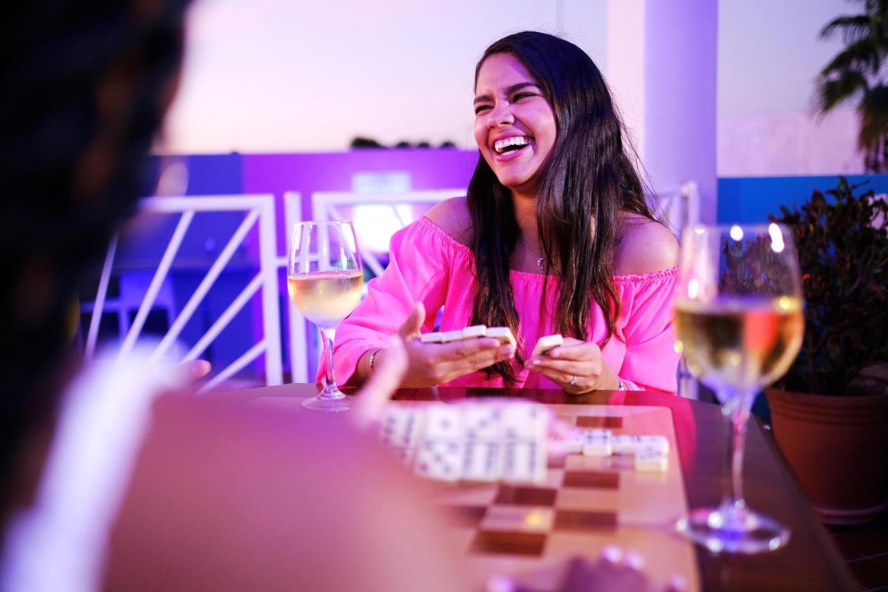 Victoria City Hotel Oranjestad Ngoại thất bức ảnh
